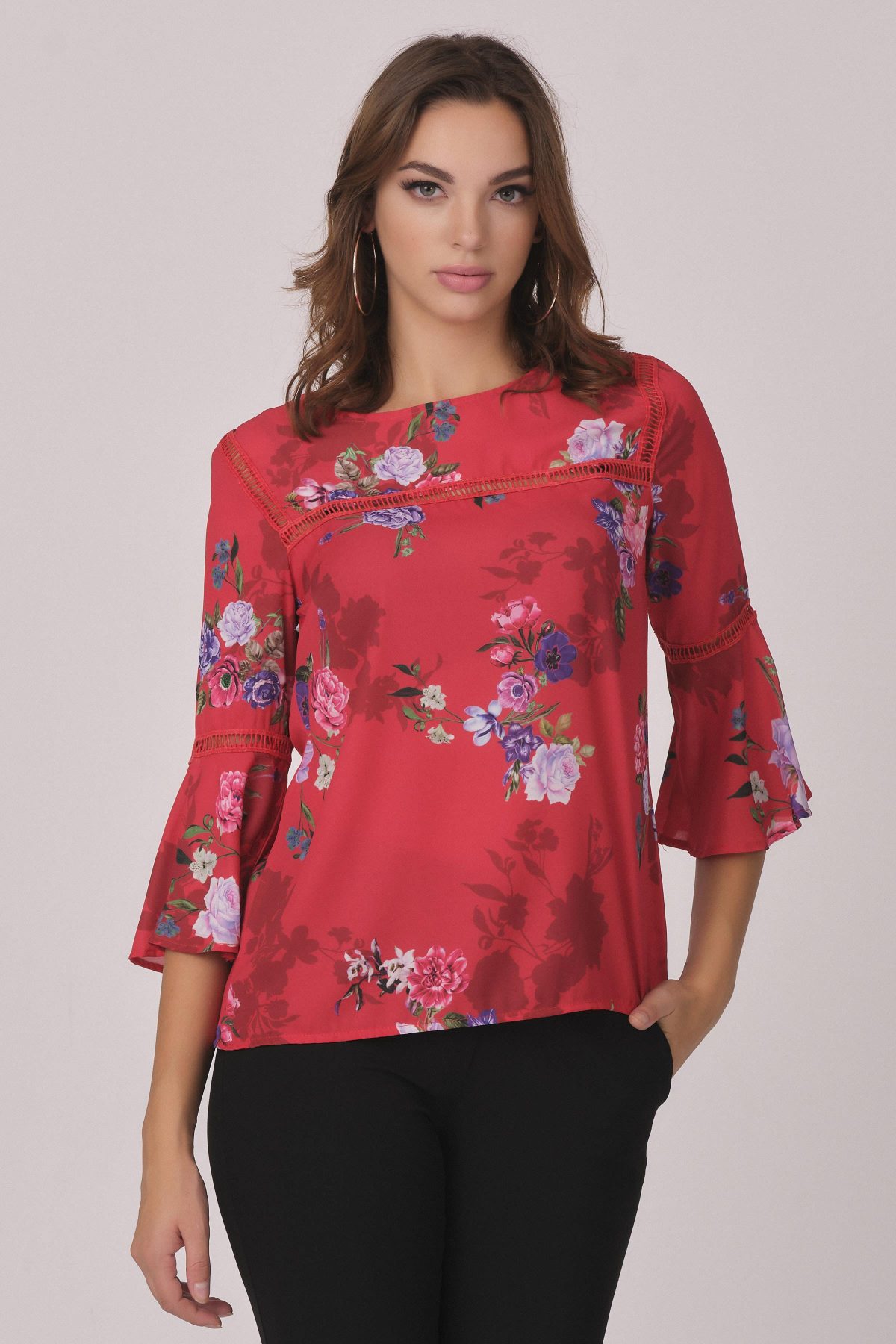 cicek desenli aksesuar detayli bluz 253 1 scaled