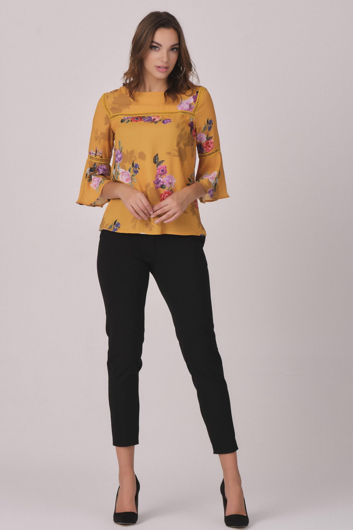 cicek desenli aksesuar detayli bluz 268 scaled