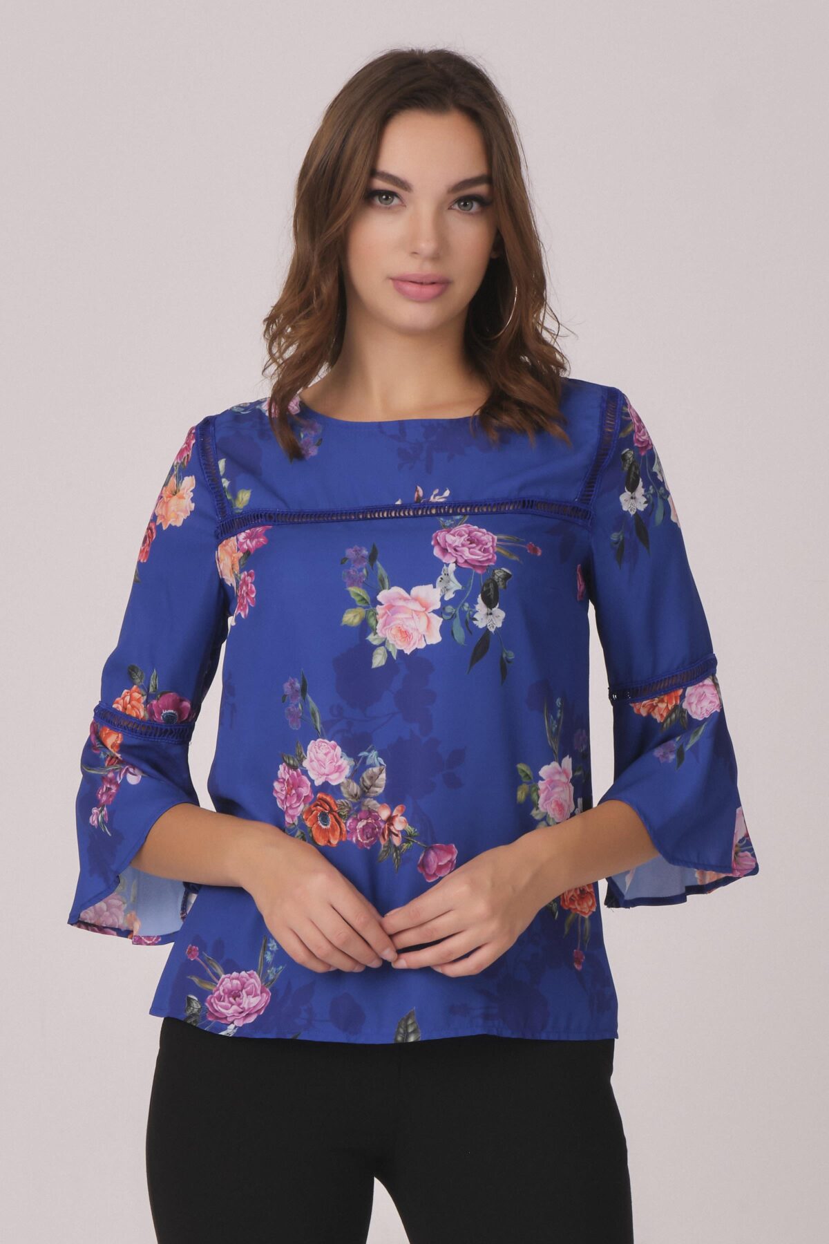 cicek desenli aksesuar detayli bluz 271 scaled