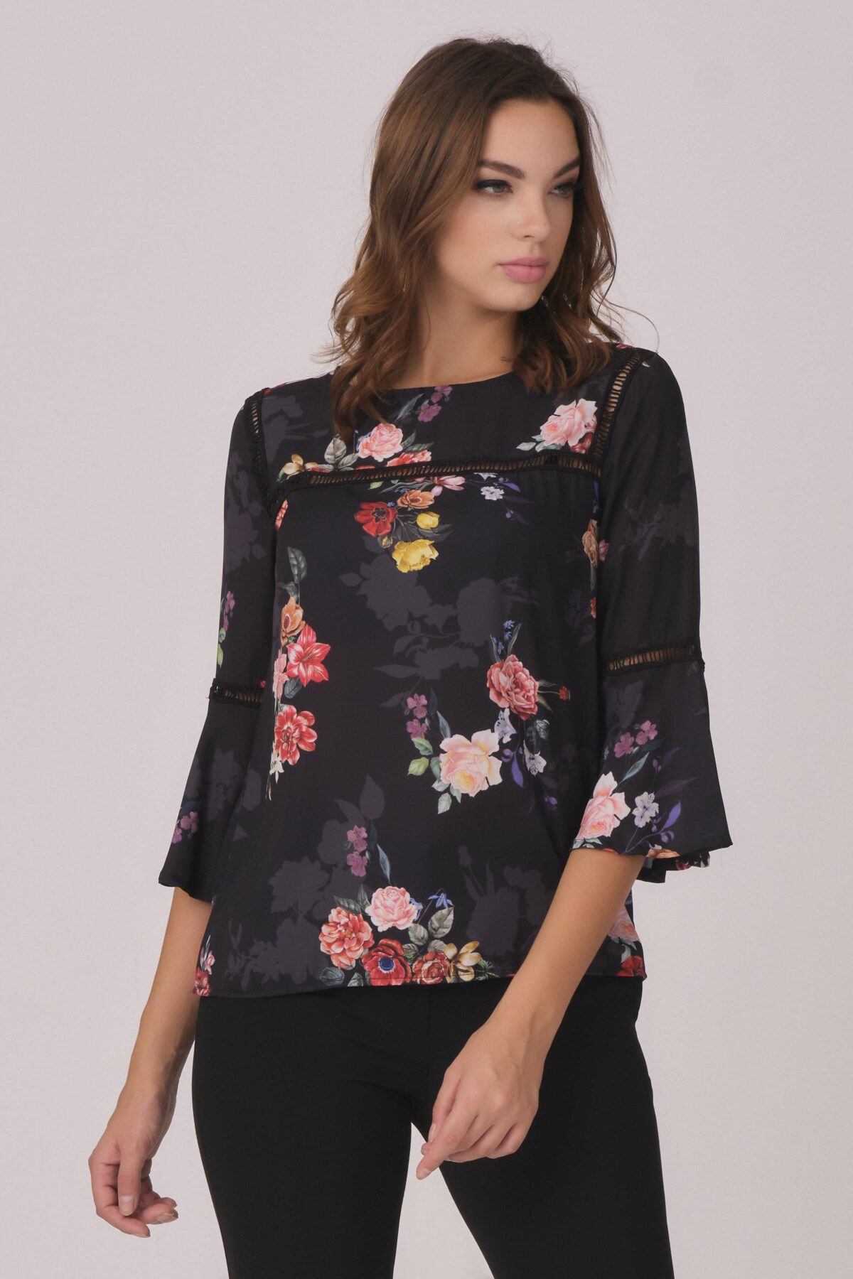 cicek desenli aksesuar detayli bluz 274 scaled